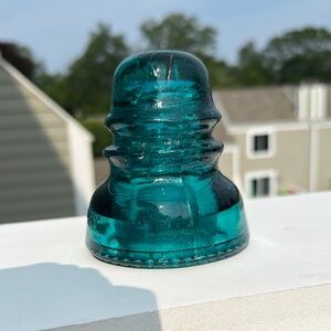 Antique 1910 Hemingray No‎ 40 Vibrant Turquoise Glass Telephone Insulator.